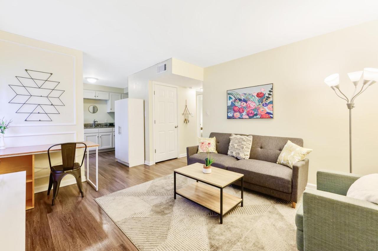 Dapper Digs - King Bed - Long Term Stays - Duke Durham Exterior photo